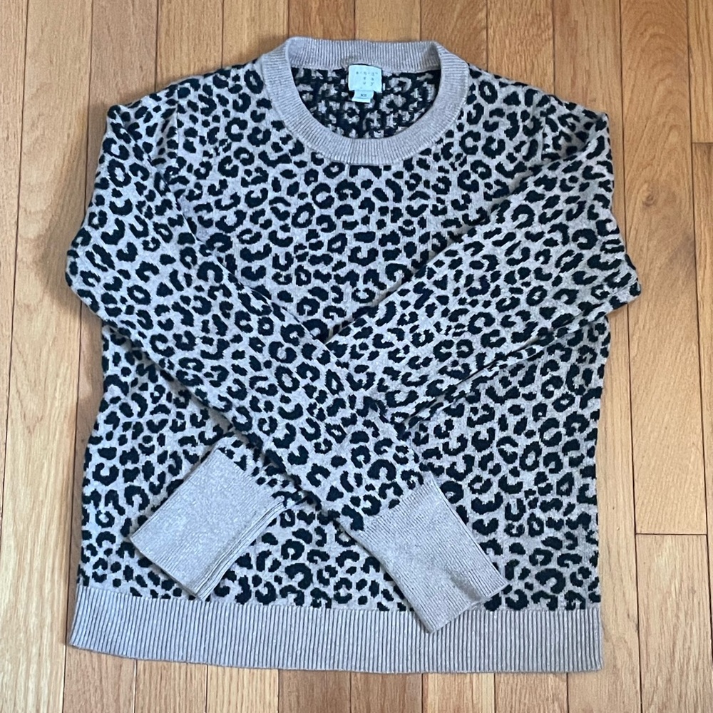 Cheeta print knitted sweater for women